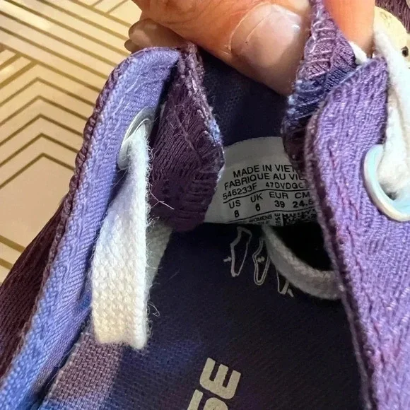 EUC purple lace Converse - Picture 4 of 5